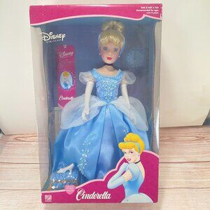 Vintage NIB Disney Cinderella Brass Key Porcelain Doll 2001